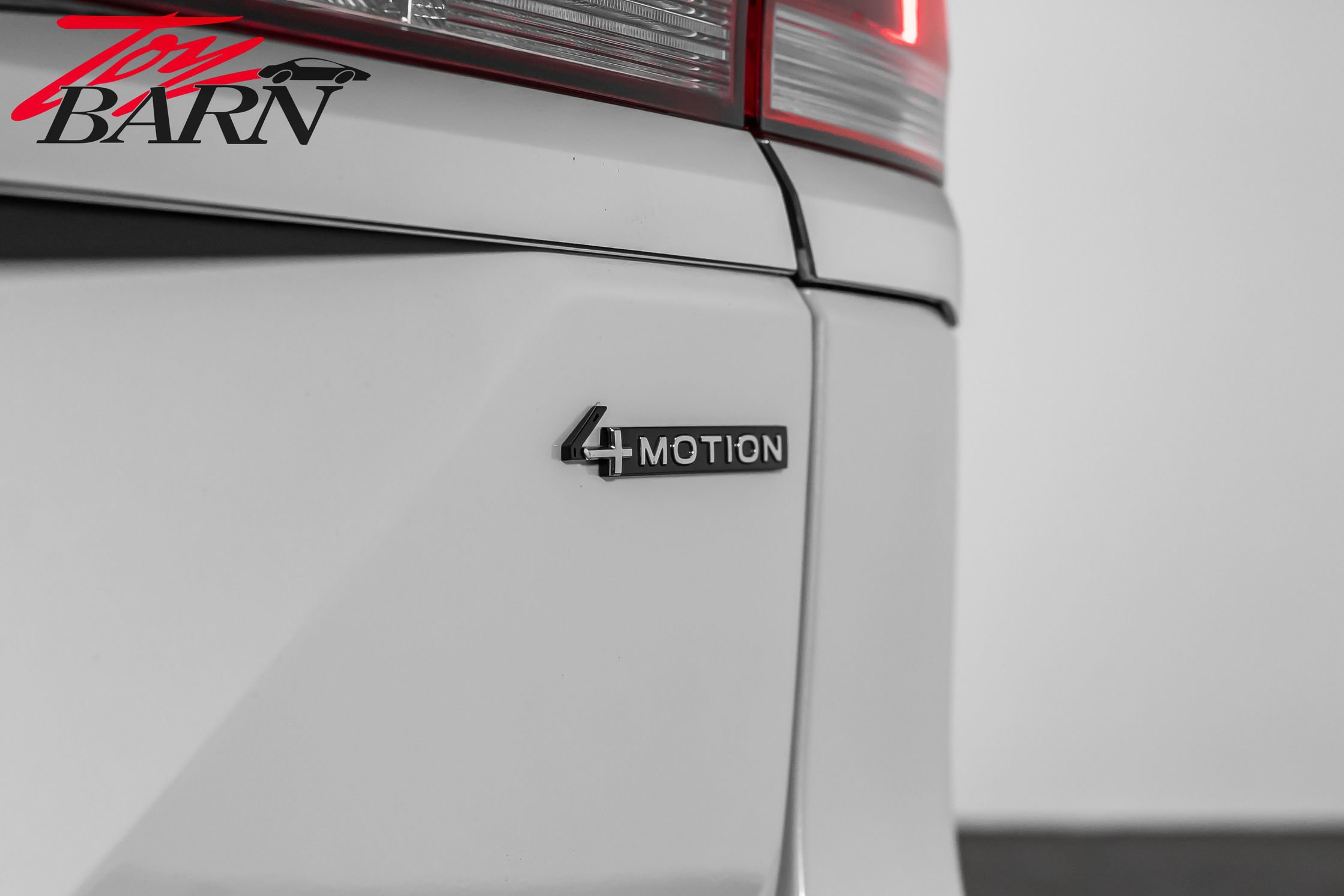 Used 2024 Volkswagen Atlas SEL Premium R-Line image 14