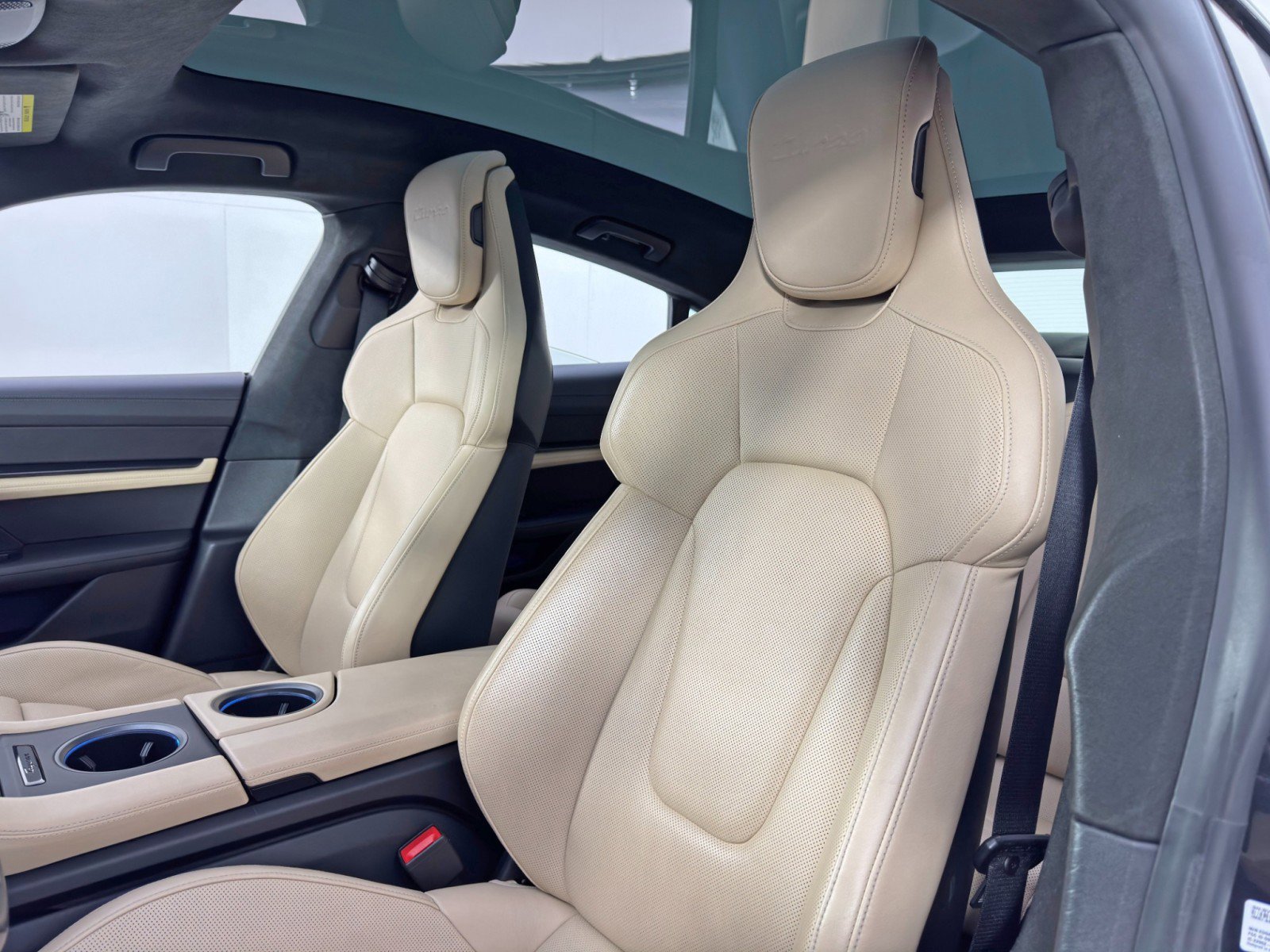 Used 2020 Porsche Taycan Turbo image 39