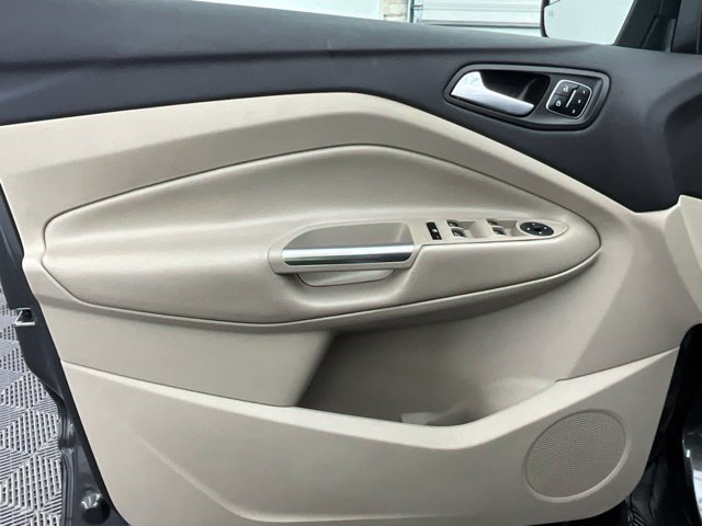Used 2019 Ford Escape Titanium FWD image 14