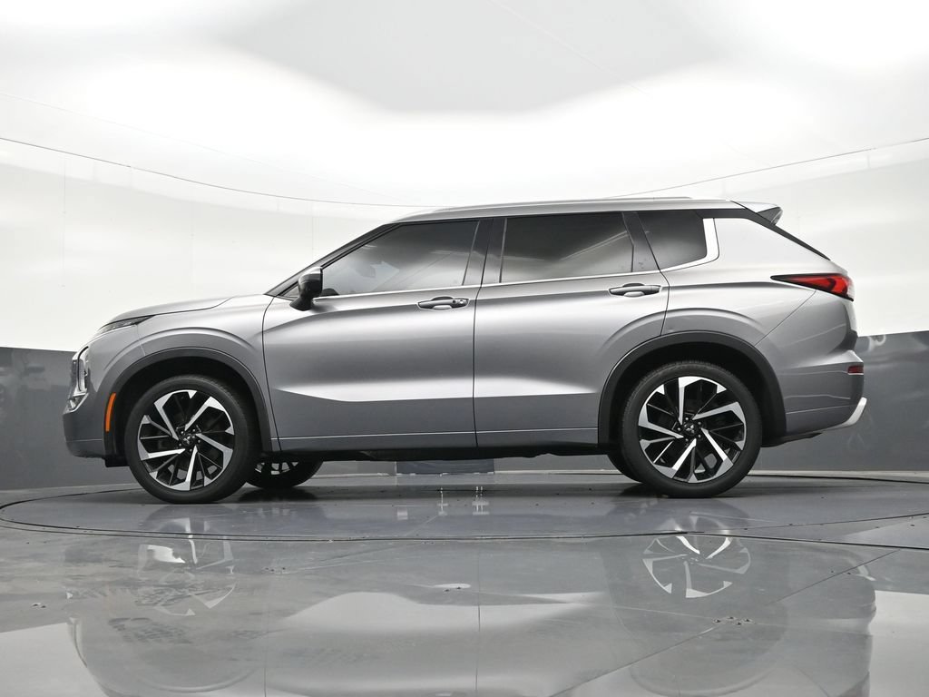 Used 2022 Mitsubishi Outlander SEL AWD/4WD image 23