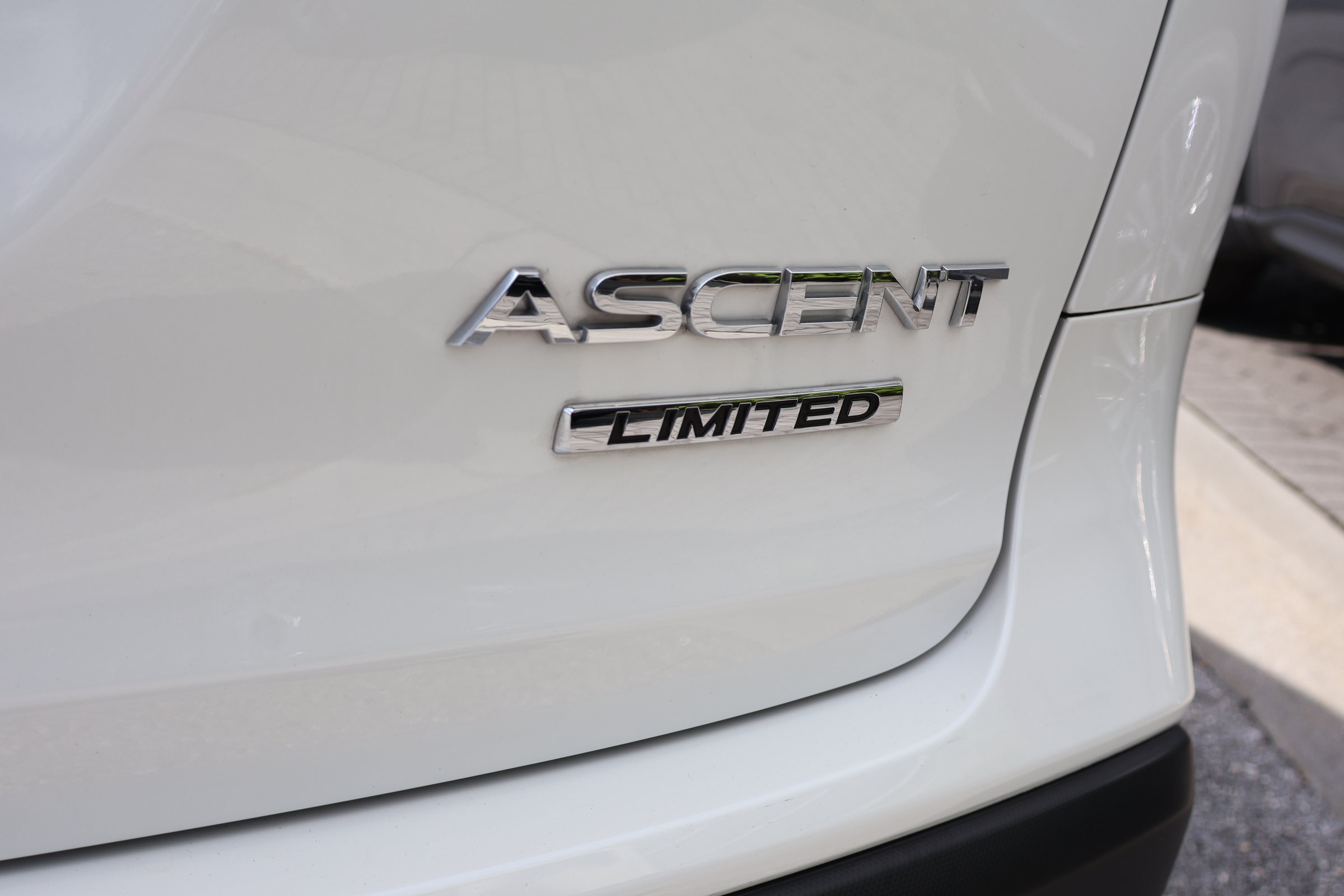 Used 2024 Subaru Ascent Limited w/ Technology Package AWD/4WD image 9