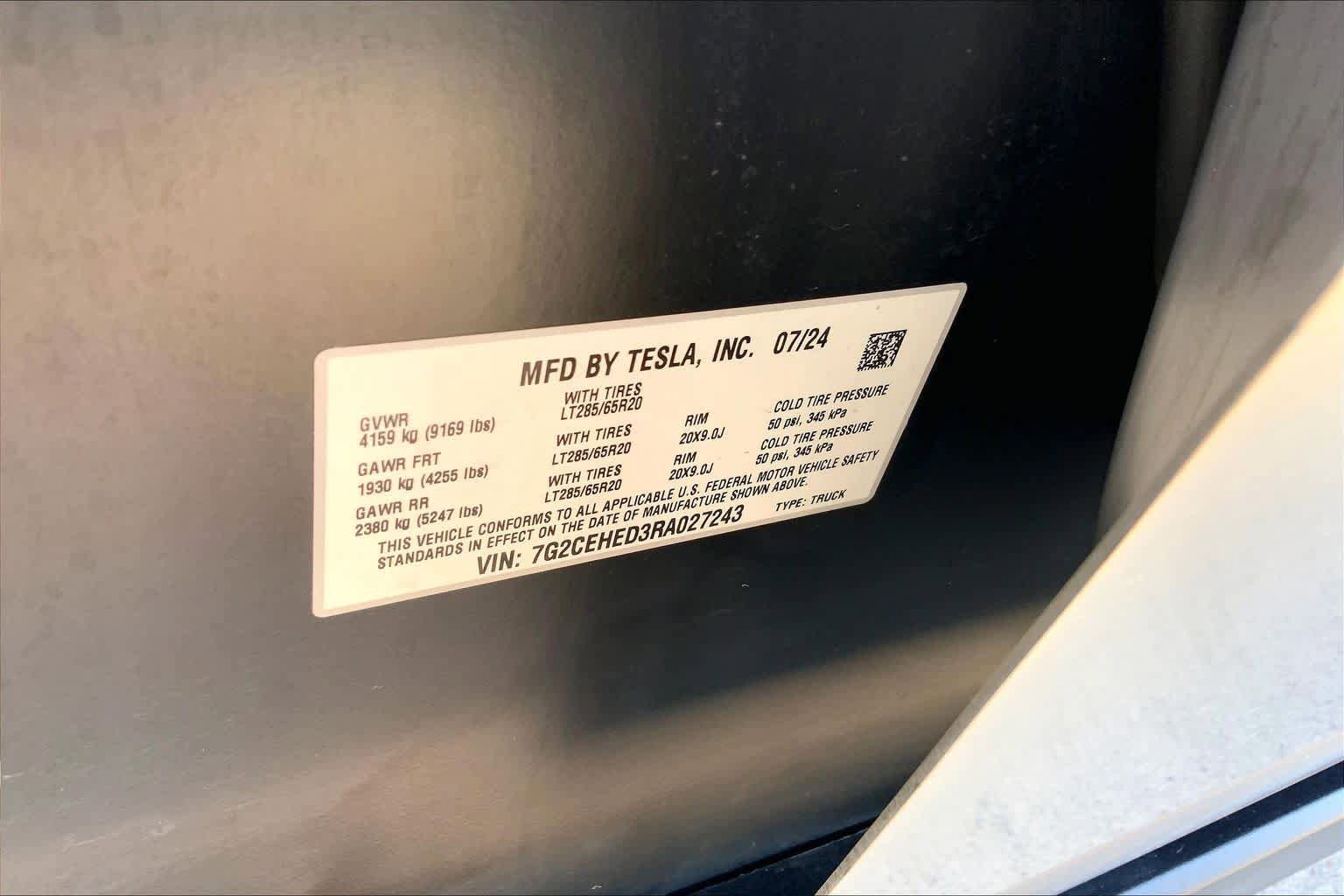 Used 2024 Tesla Cybertruck AWD Crew Cab image 34