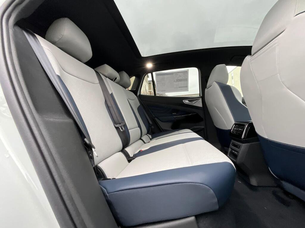 New 2026 Volkswagen ID.4 Pro S Plus image 14
