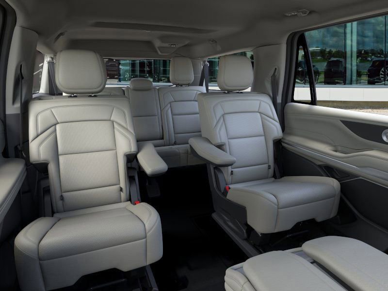 New 2026 Lincoln Navigator L Premier image 11