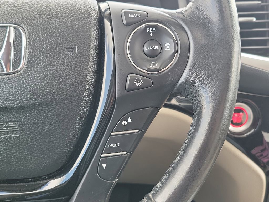 Used 2017 Honda Pilot Touring image 22