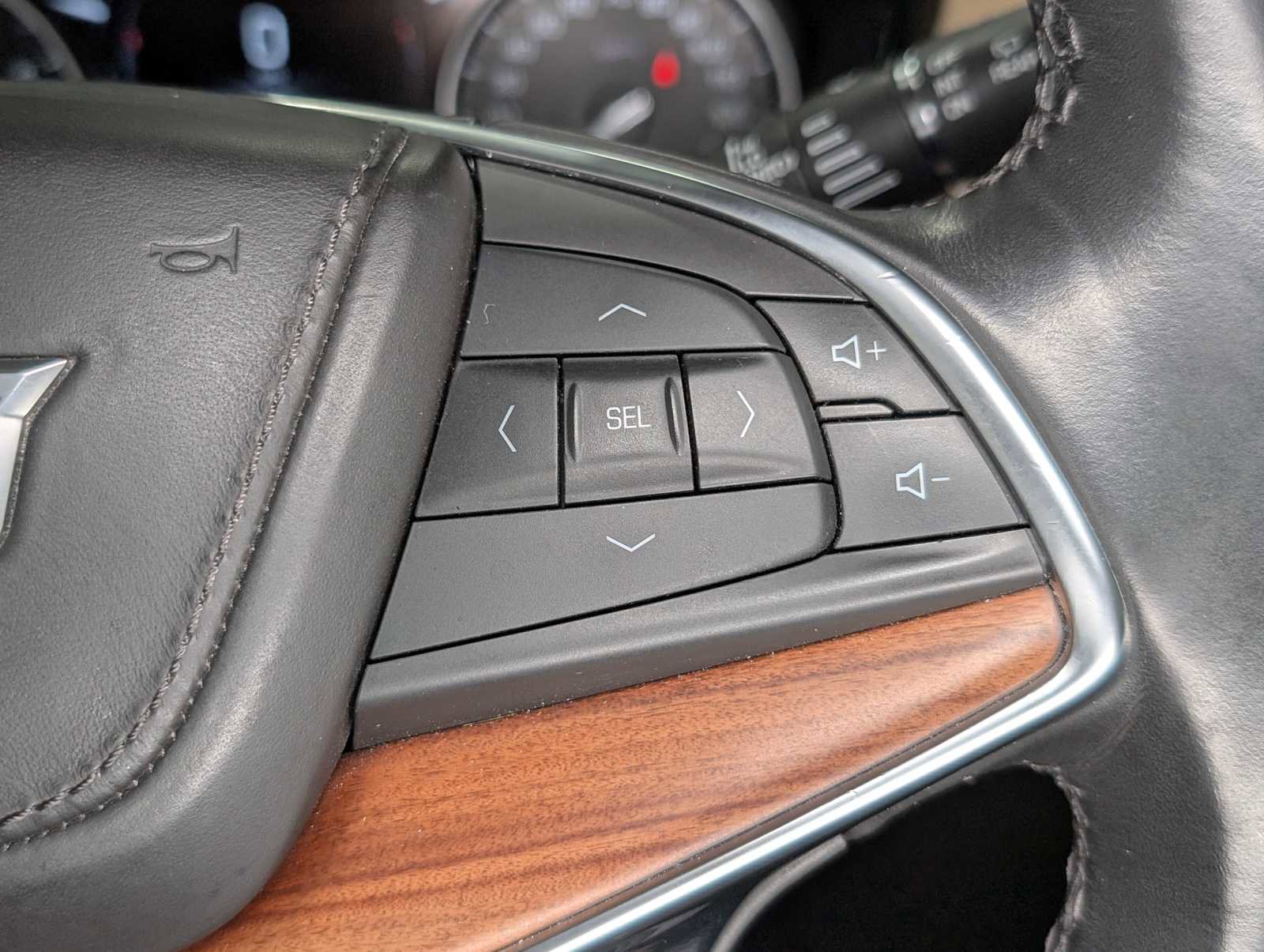 Used 2018 Cadillac XT5 Platinum w/ Driver Assist Package AWD/4WD image 35