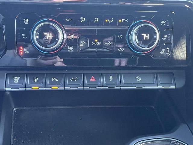 Used 2024 GMC Sierra 2500 AT4 w/ AT4 Premium Plus Package image 24