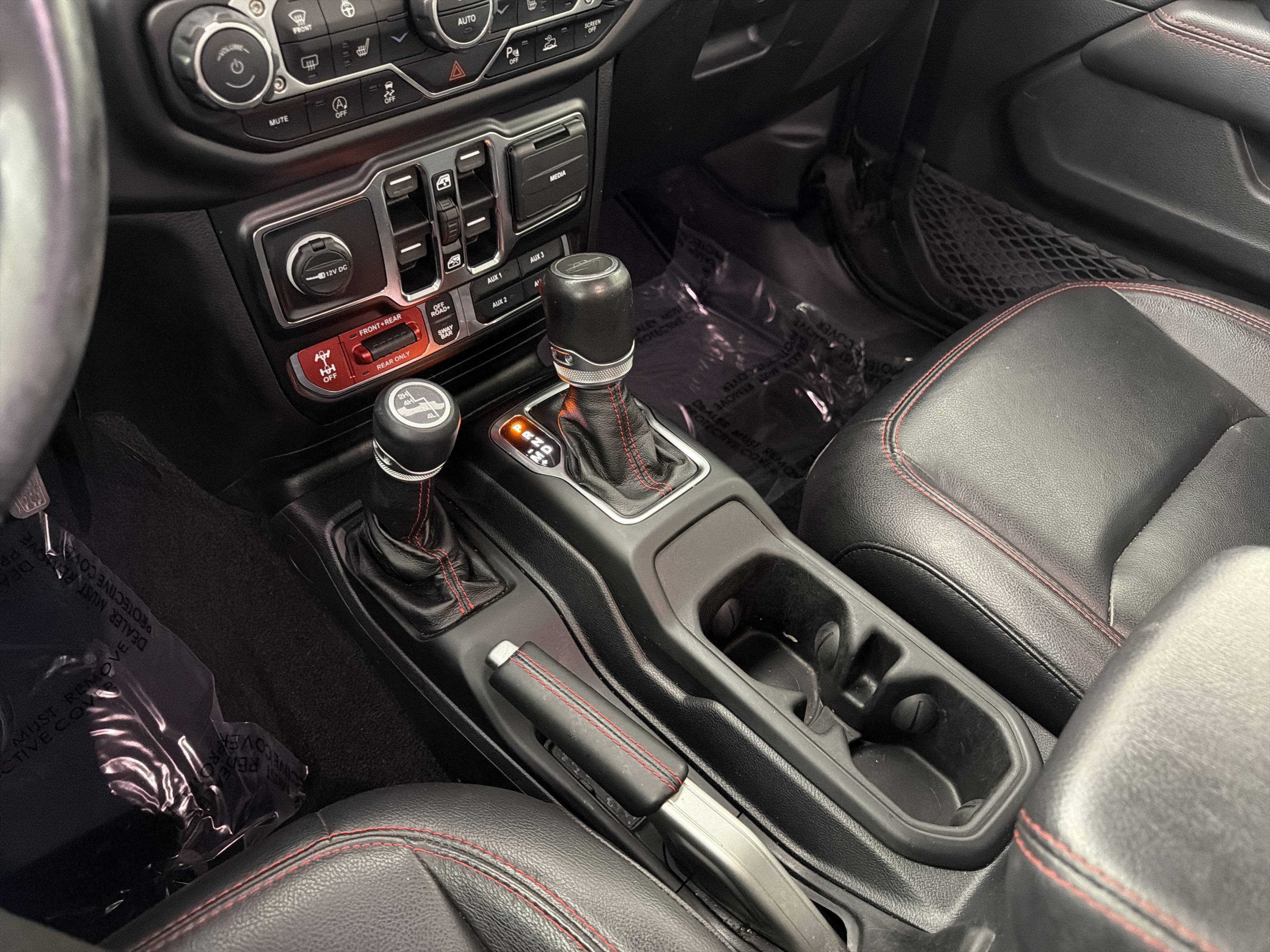 Used 2021 Jeep Gladiator Rubicon AWD/4WD image 13