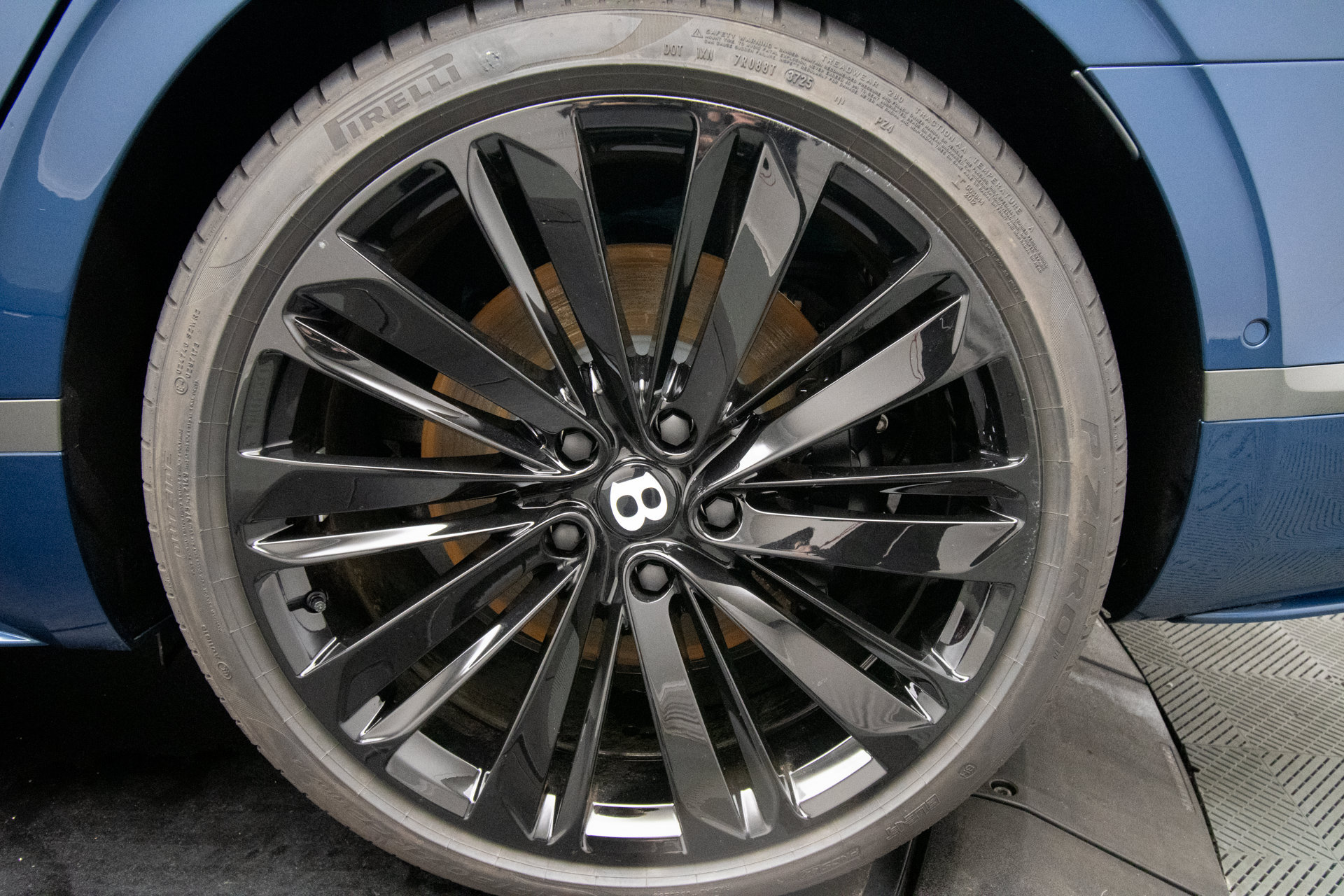 New 2026 Bentley Flying Spur Plug-In Hybrid AWD/4WD image 47