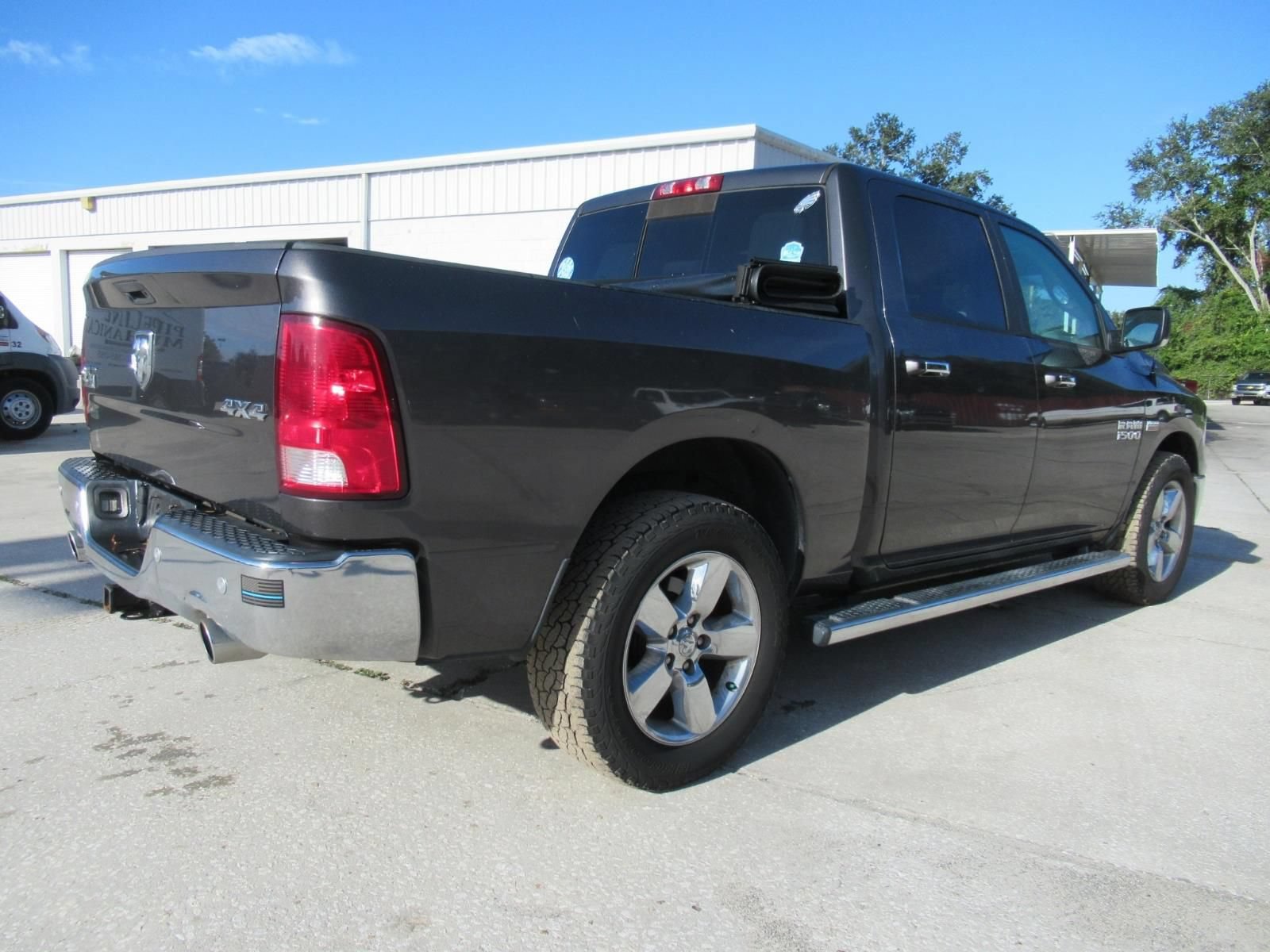 Used 2017 RAM 1500 Big Horn AWD/4WD image 4