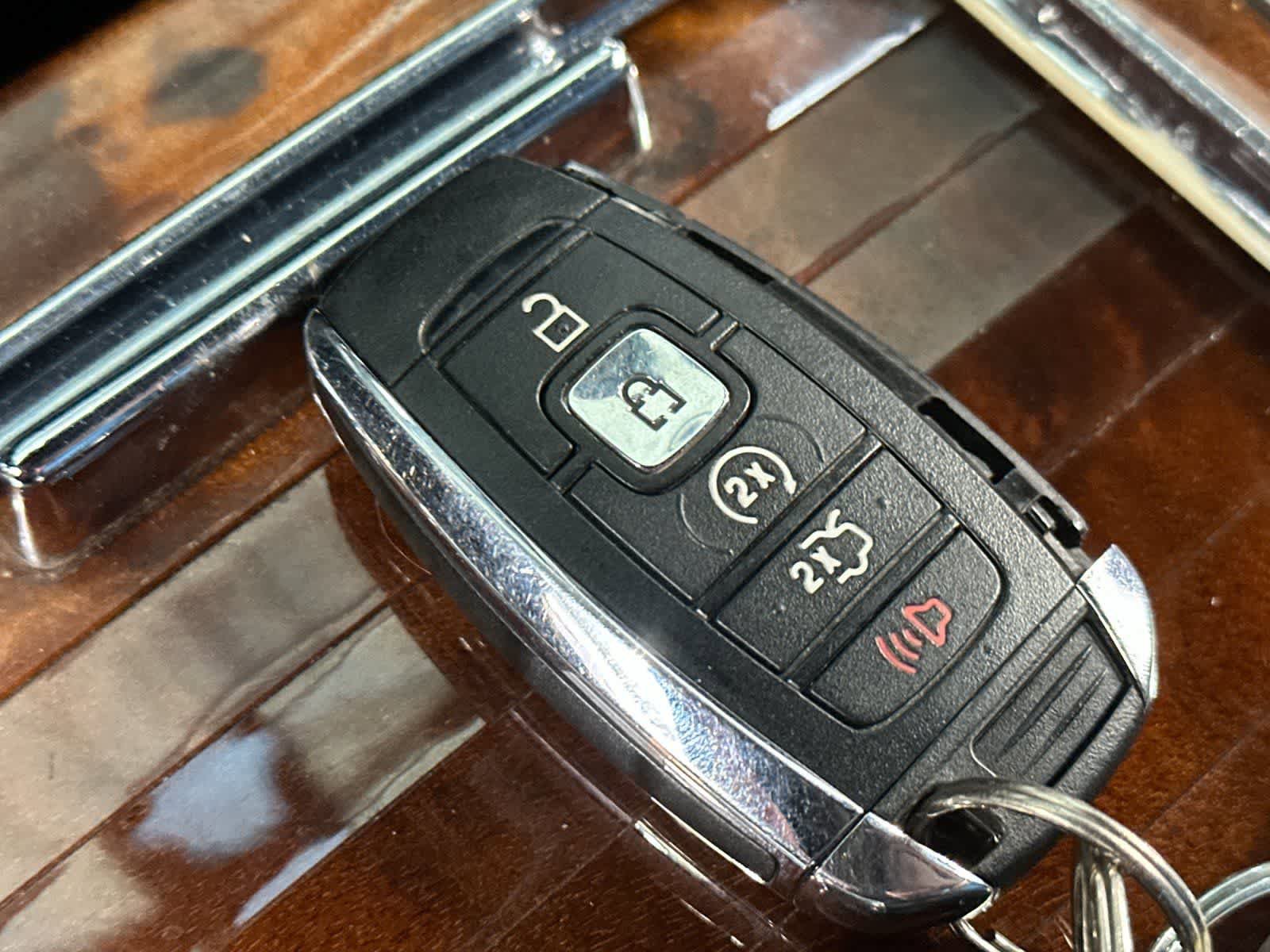 Used 2017 Lincoln Continental Select FWD image 29