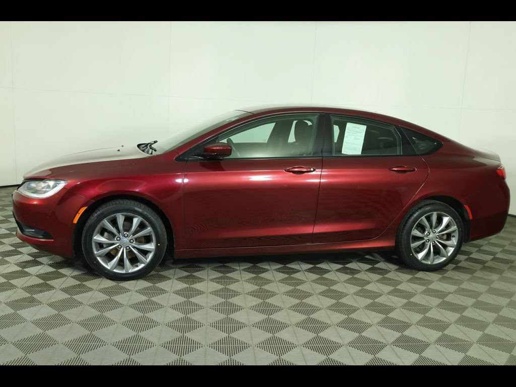 Used 2016 Chrysler 200 S FWD image 8