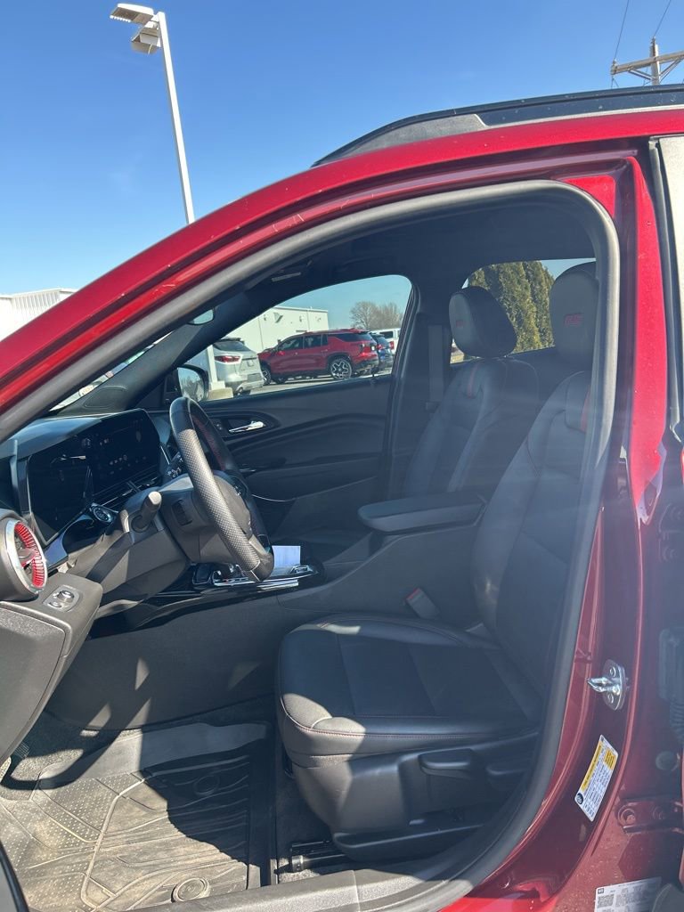 Used 2024 Chevrolet Trax RS w/ Sunroof Package image 21