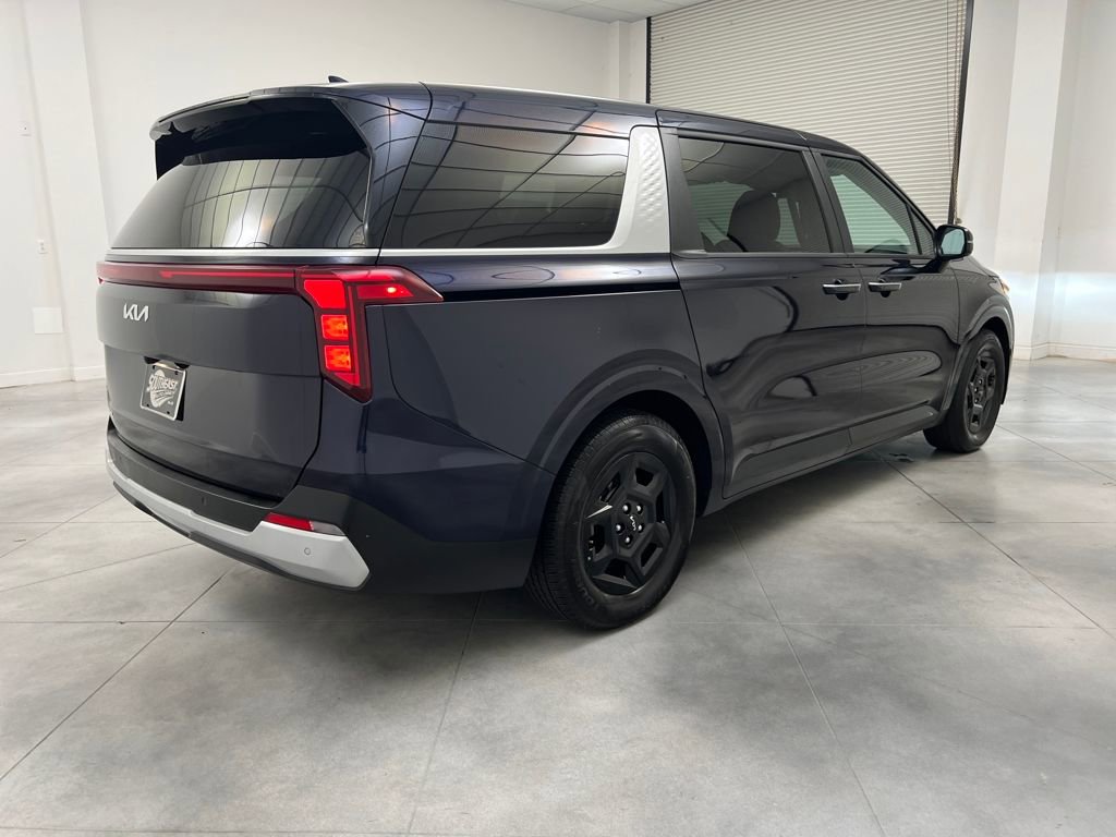 Used 2025 Kia Carnival image 7