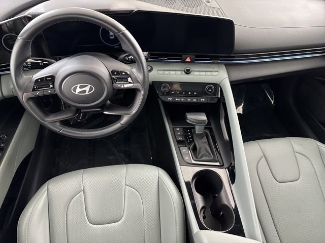Used 2024 Hyundai Elantra Limited image 24