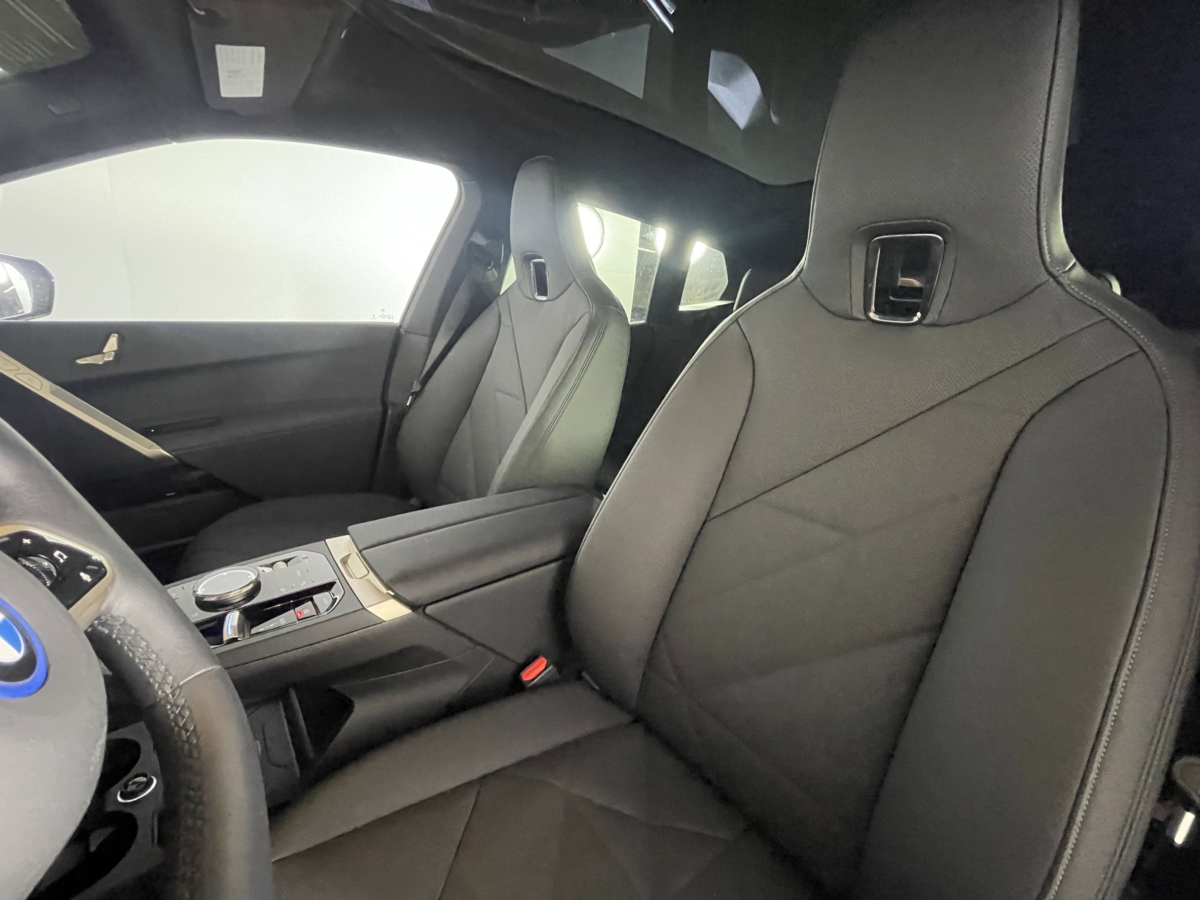 Certified 2025 BMW iX xDrive50 image 9