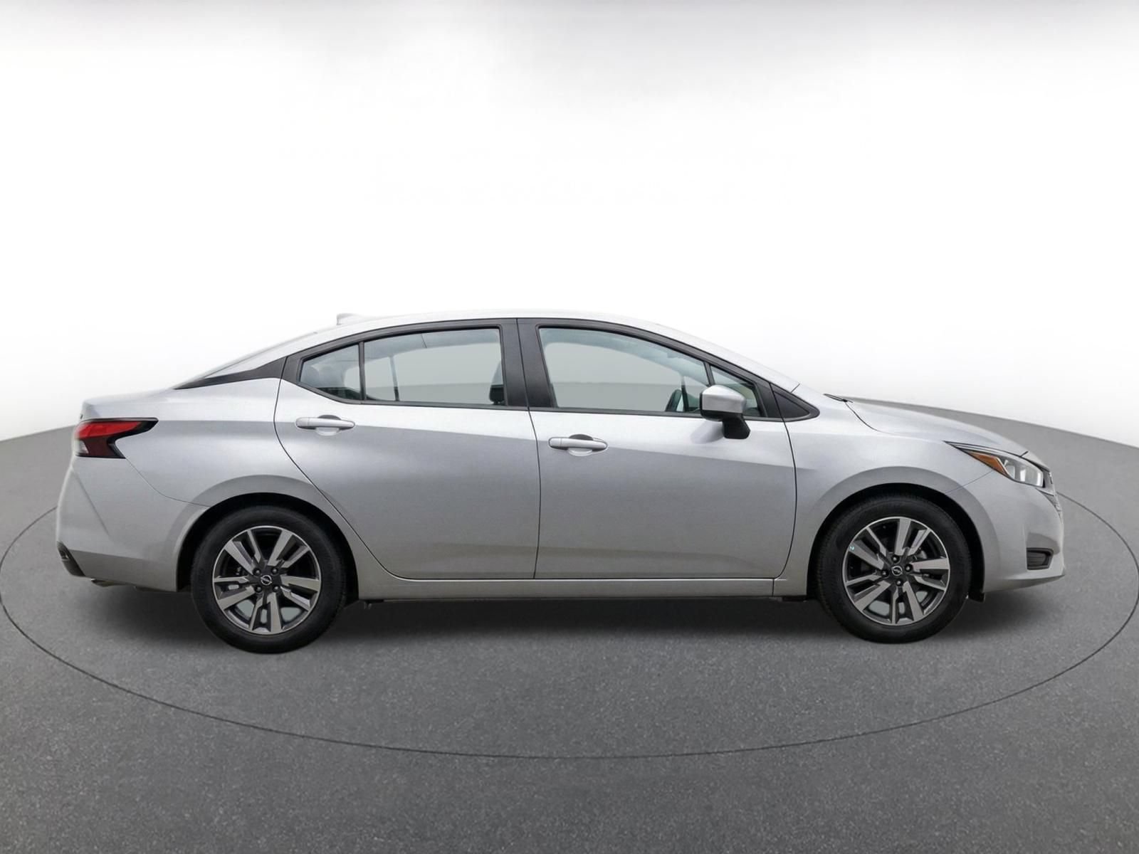 Used 2025 Nissan Versa SV FWD image 9