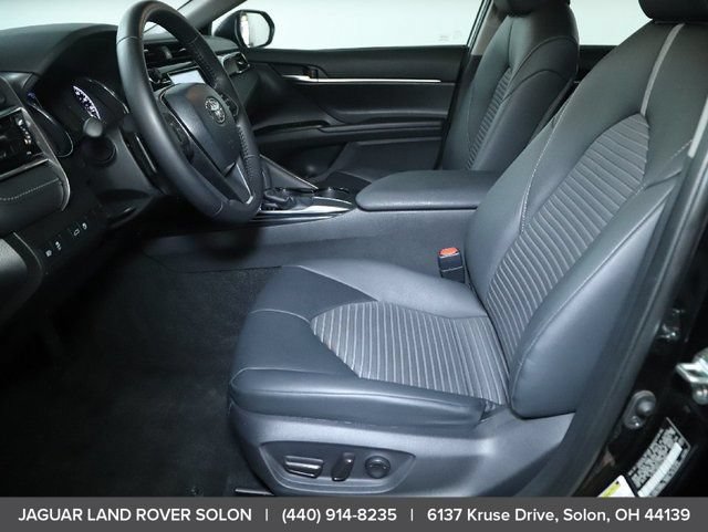 Used 2018 Toyota Camry SE w/ Moonroof Package FWD image 17