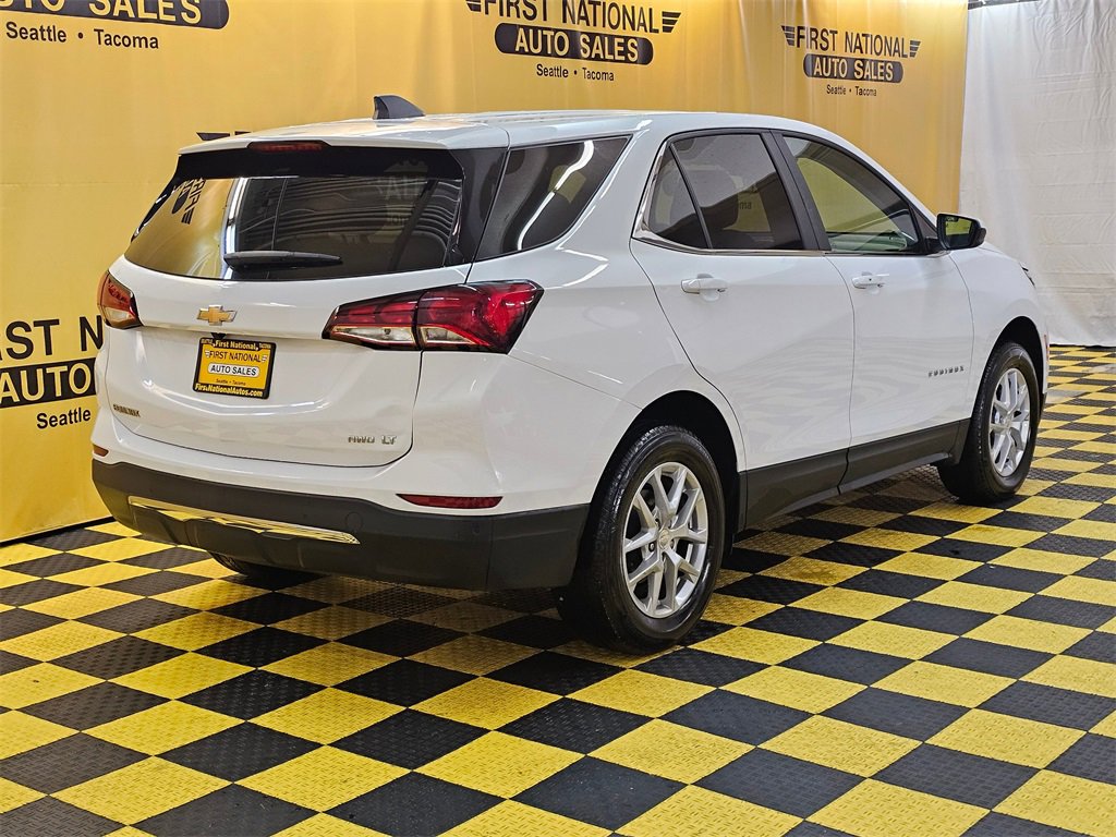 Used 2023 Chevrolet Equinox LT w/ Driver Convenience Package image 3