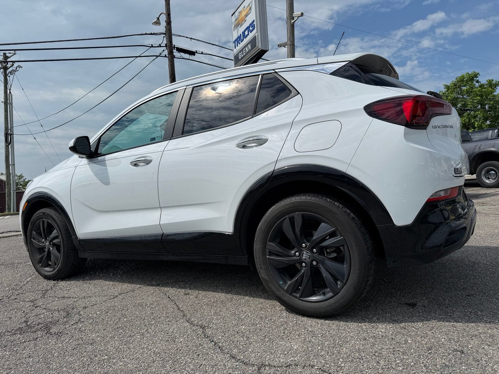 Used 2024 Buick Encore GX Sport Touring FWD image 4