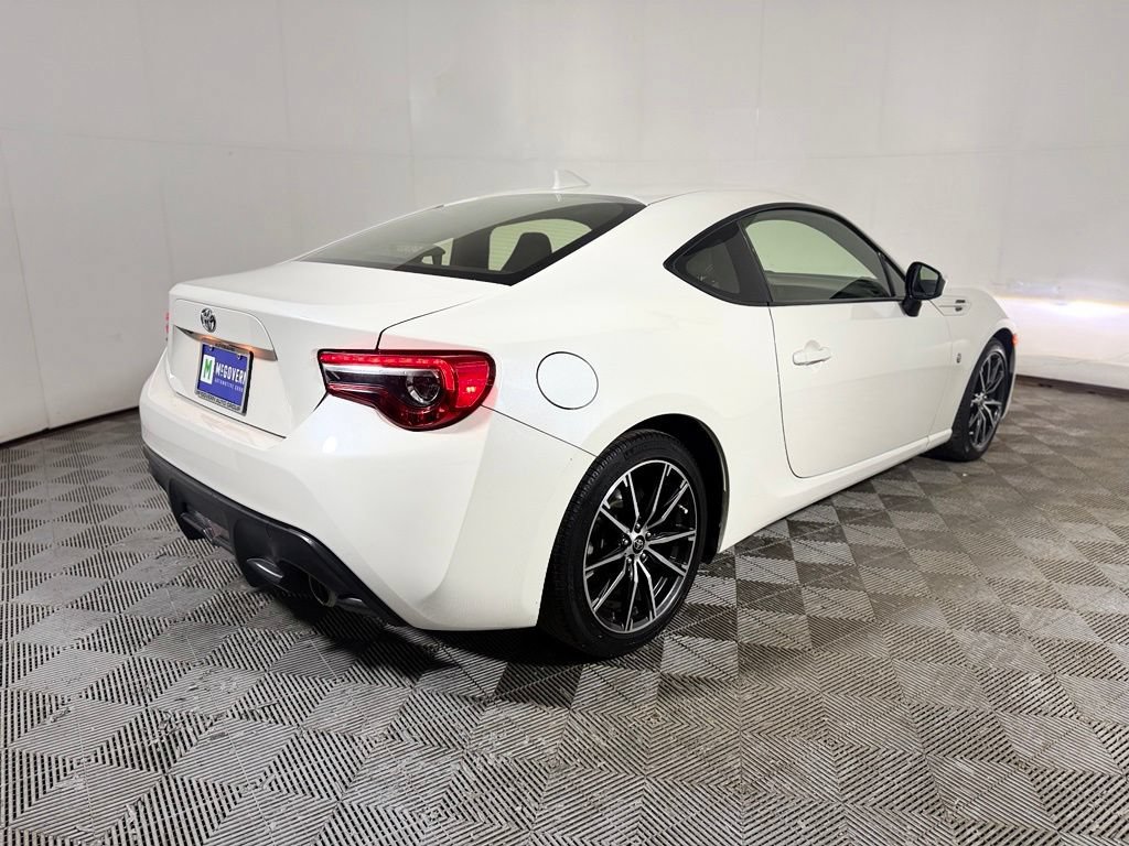 Used 2017 Toyota 86 RWD image 7