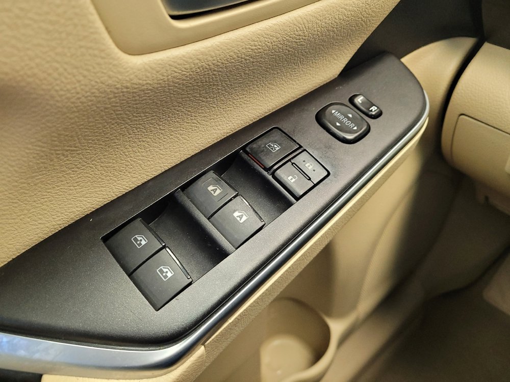 Used 2017 Toyota Camry LE image 27