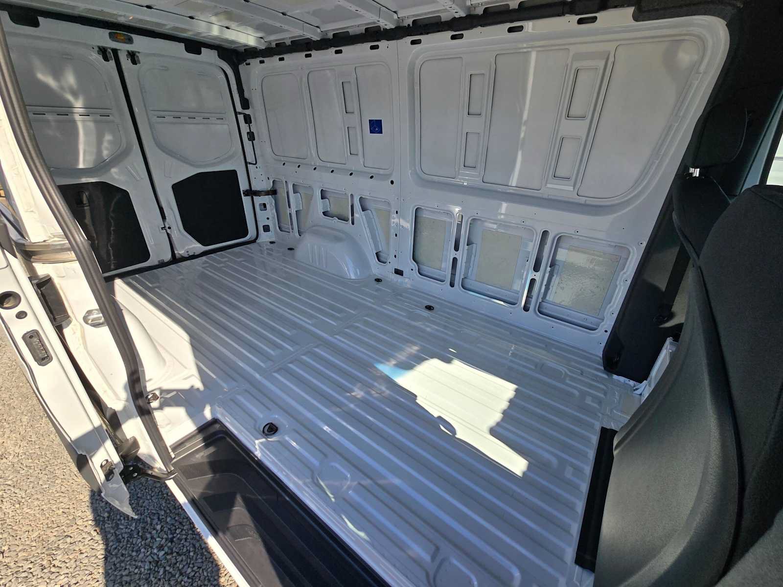 Used 2025 Mercedes-Benz Sprinter 2500 image 13