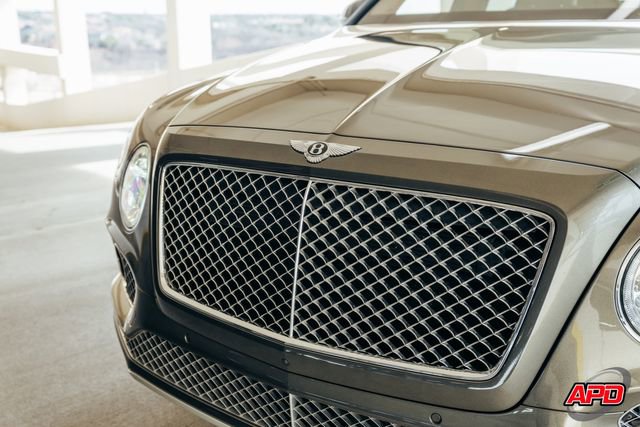 Used 2017 Bentley Bentayga image 29
