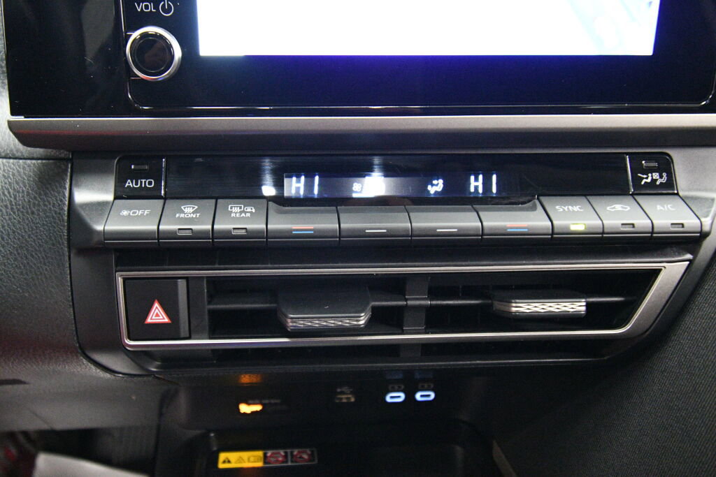 Certified 2025 Toyota Camry LE image 15