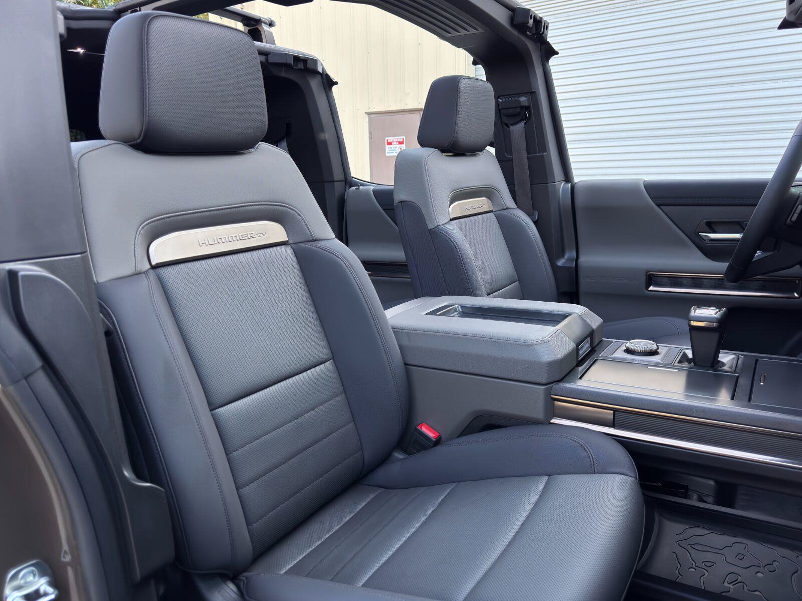 Used 2025 GMC Hummer EV 3X w/ LPO, Roof Cross Rail Package AWD/4WD image 44