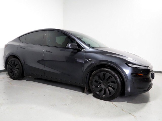 Used 2026 Tesla Model Y Long Range AWD/4WD image 1