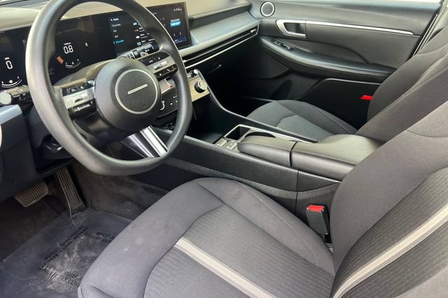 Used 2025 Hyundai Sonata SEL FWD image 12