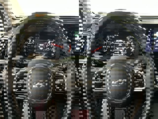 Used 2023 Kia Sorento S w/ Panoramic Sunroof Package image 11