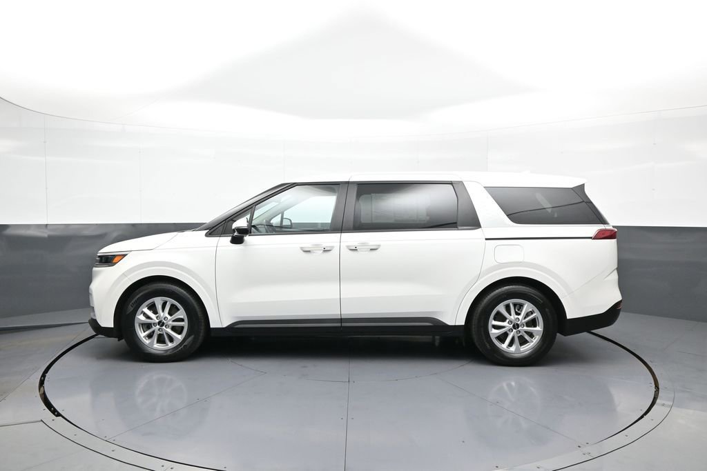 Used 2024 Kia Carnival LX FWD image 9