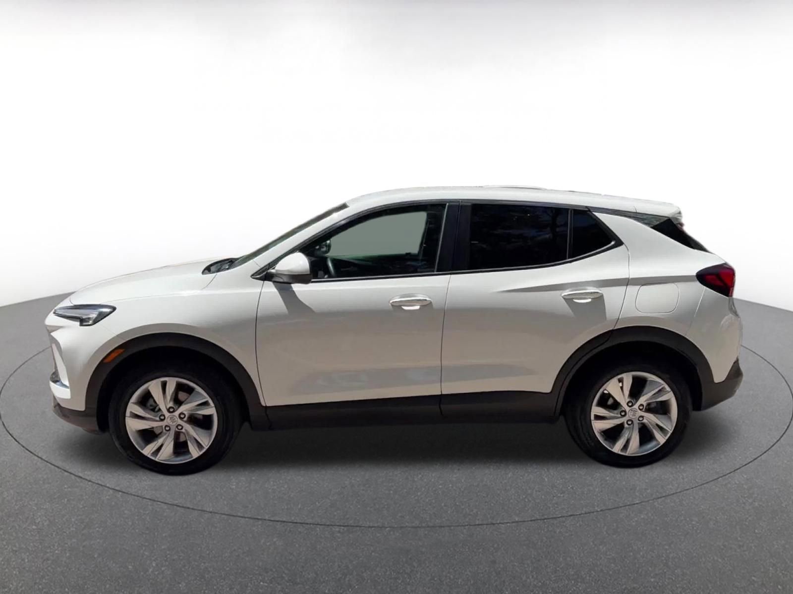 Used 2025 Buick Encore GX Preferred FWD image 9