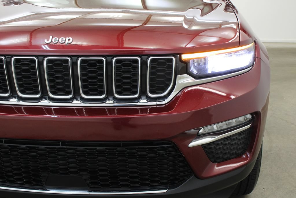 Used 2023 Jeep Grand Cherokee Limited w/ Trailer Tow Prep Group (B) AWD/4WD image 8