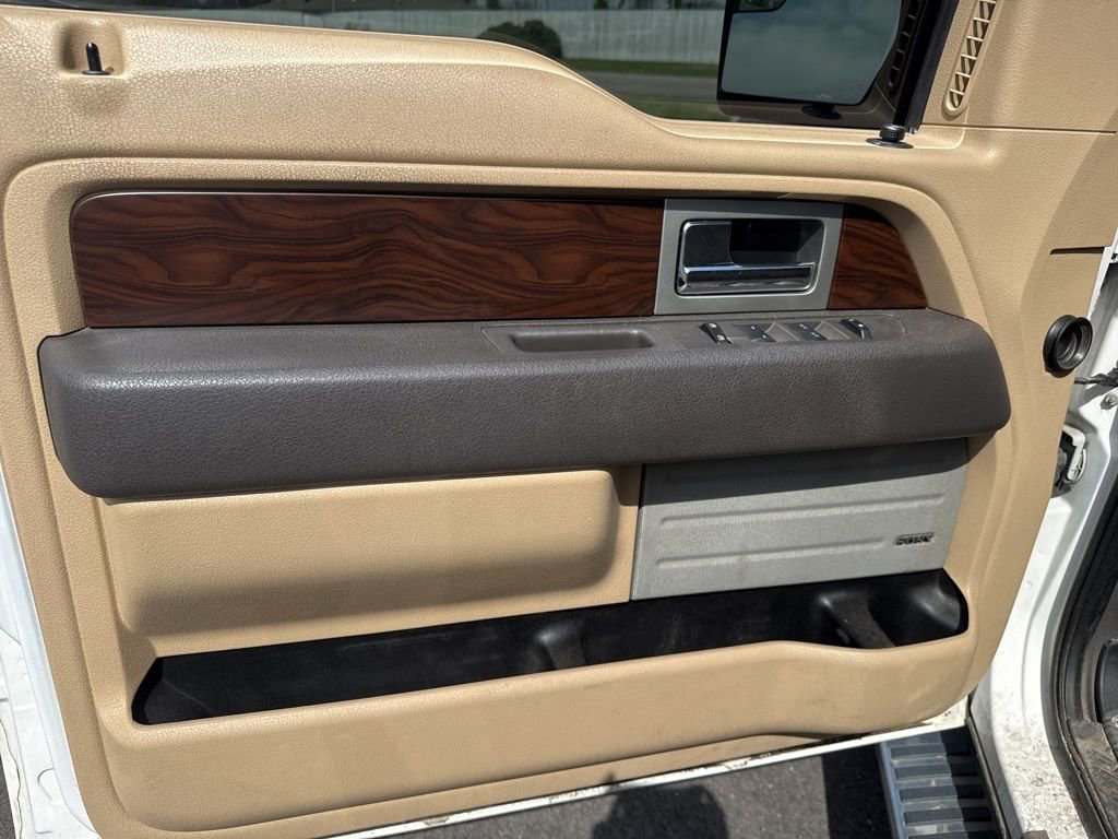 Used 2012 Ford F150 Lariat w/ Lariat Chrome Pkg image 9