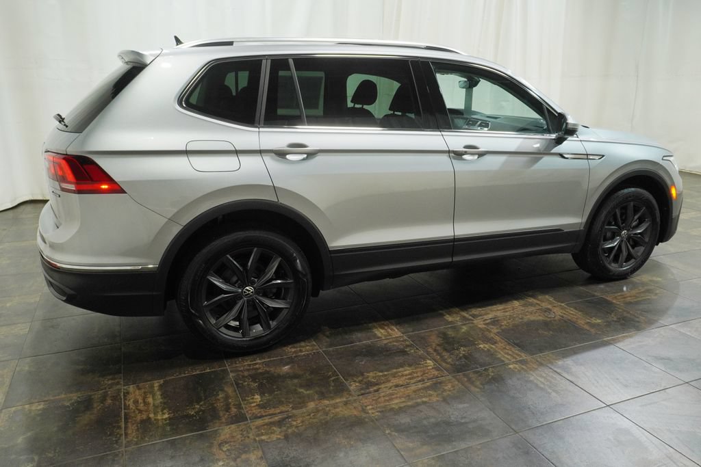 Certified 2024 Volkswagen Tiguan SE AWD/4WD image 3
