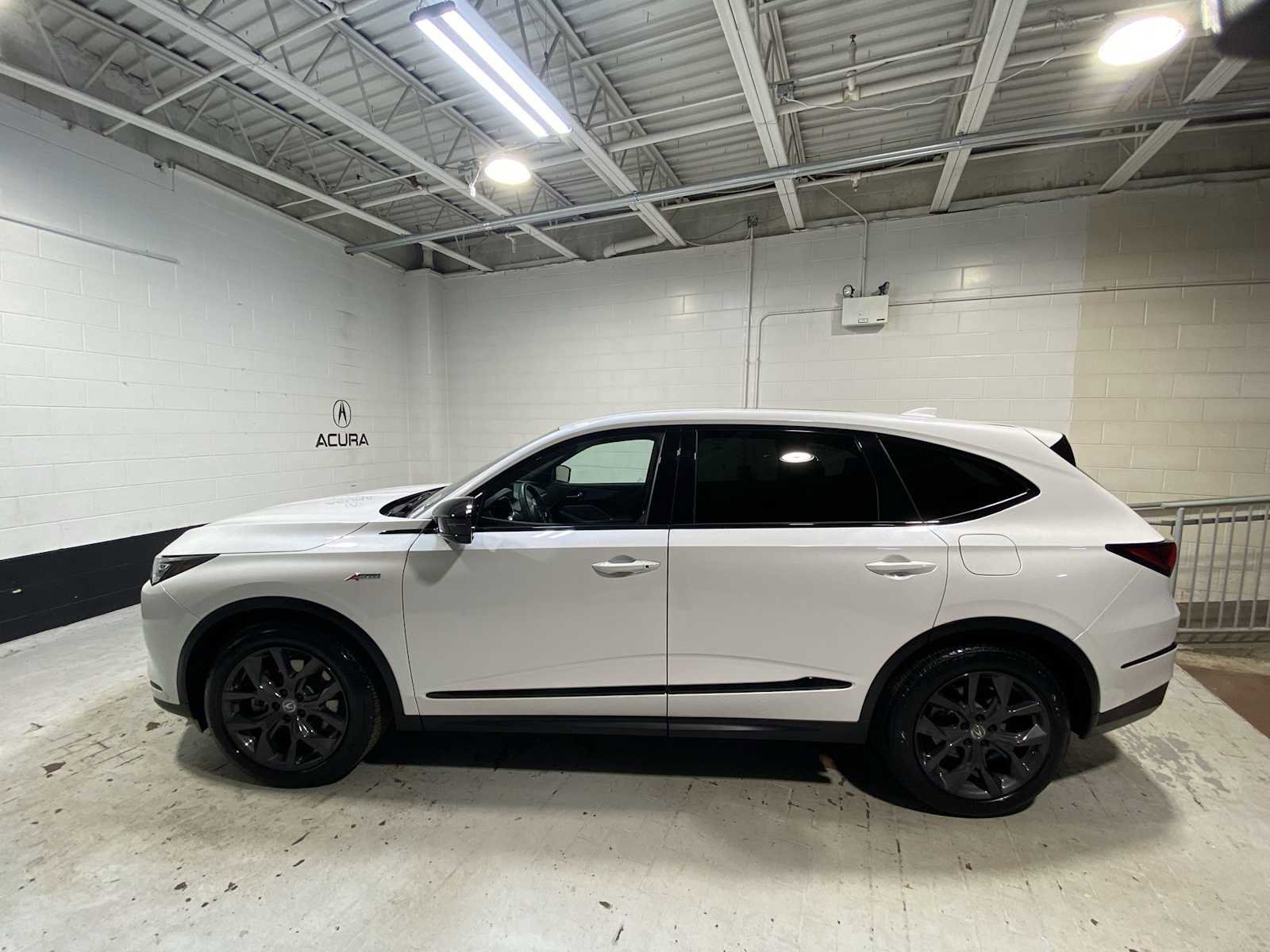 Certified 2023 Acura MDX A-Spec image 3