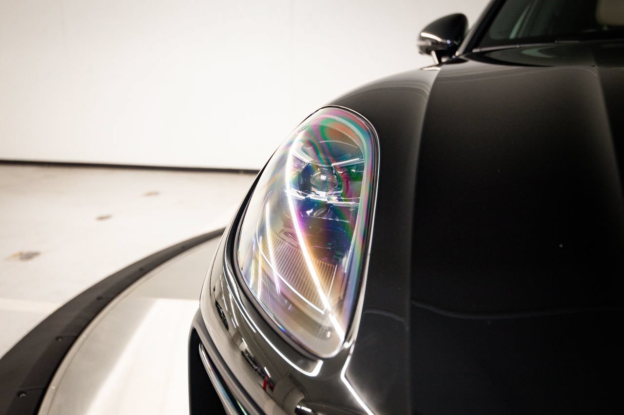 Certified 2023 Porsche Macan AWD/4WD image 13