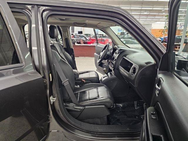 Used 2015 Jeep Patriot High Altitude AWD/4WD image 10