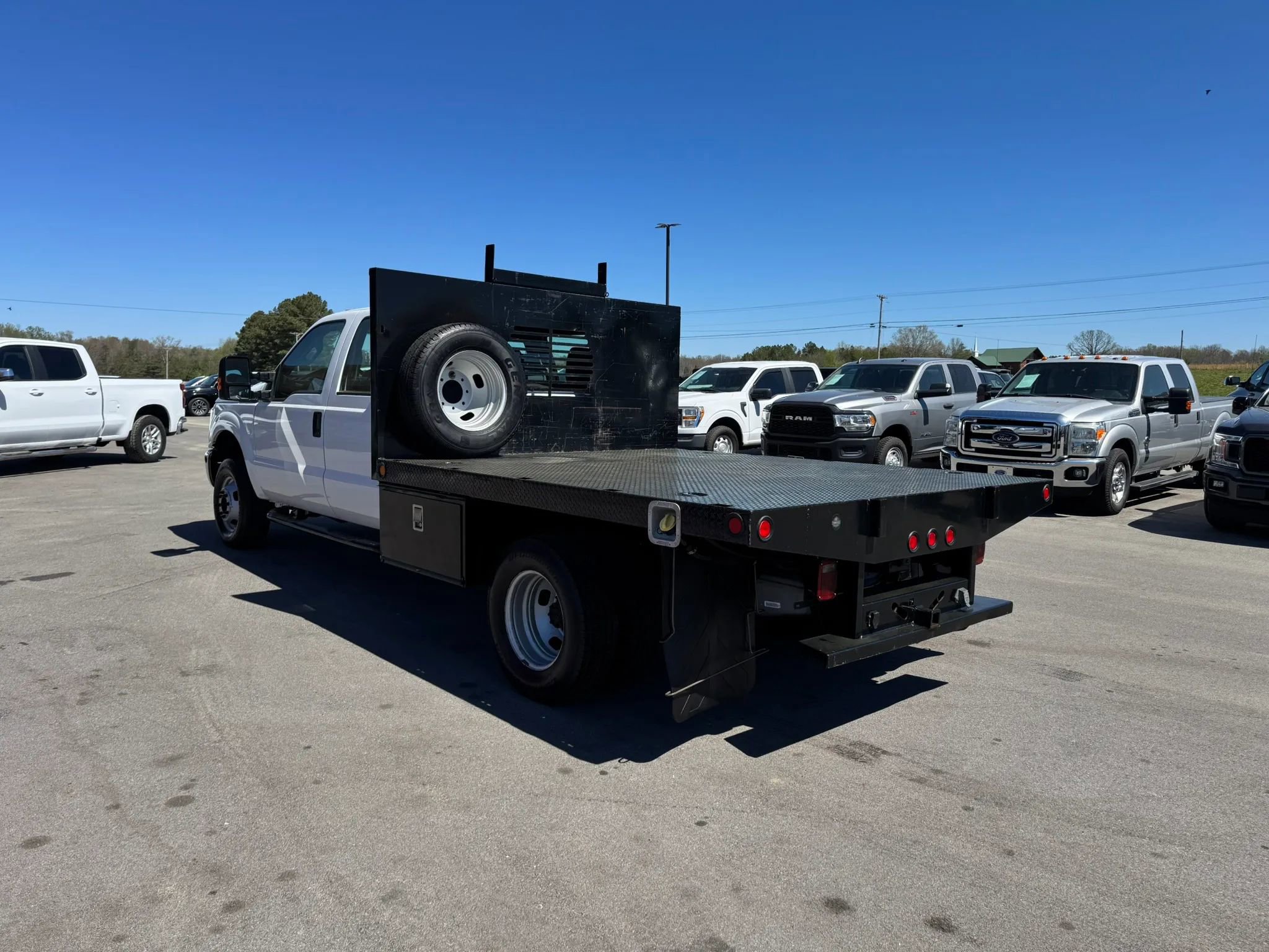 Used 2015 Ford F350 XL w/ Power Equipment Group AWD/4WD image 3