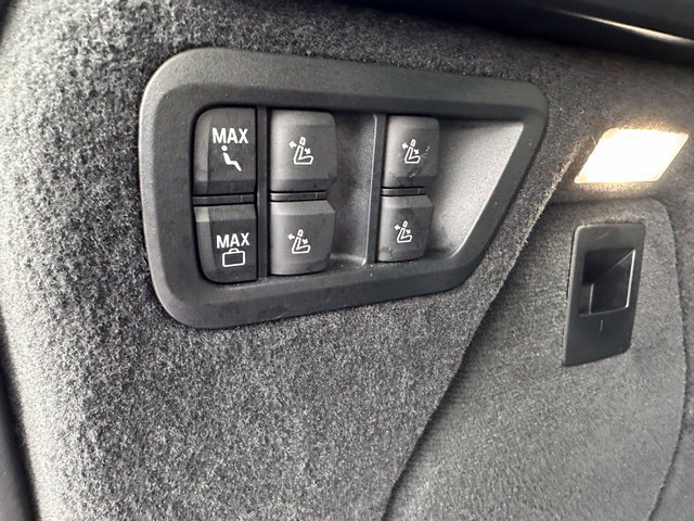 Used 2023 BMW X7 xDrive40i w/ M Sport Package AWD/4WD image 14
