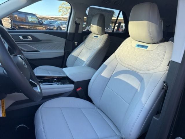 New 2026 Ford Explorer Platinum w/ LUX Leather Package AWD/4WD image 10