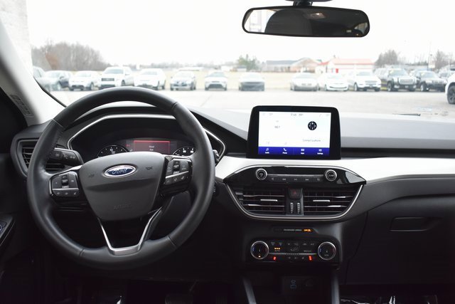 Used 2022 Ford Escape SE w/ Cold Weather Package image 37