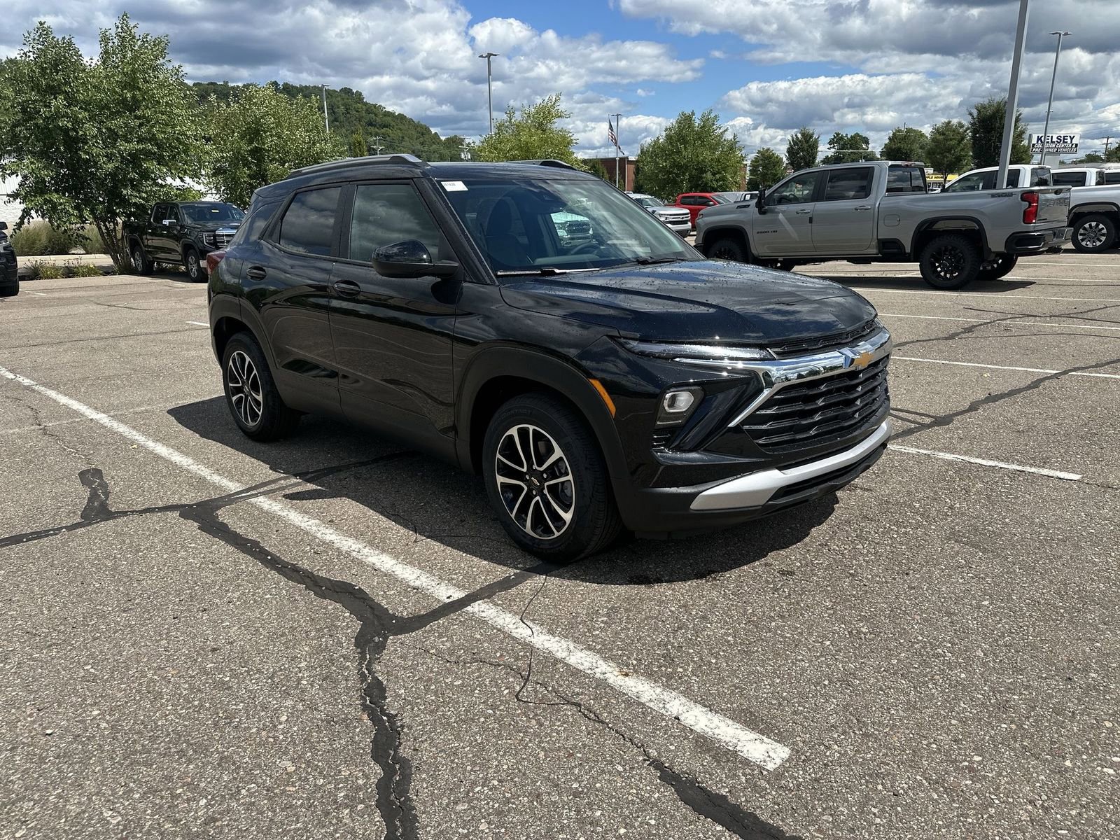 New 2026 Chevrolet TrailBlazer LT w/ Convenience Package image 2