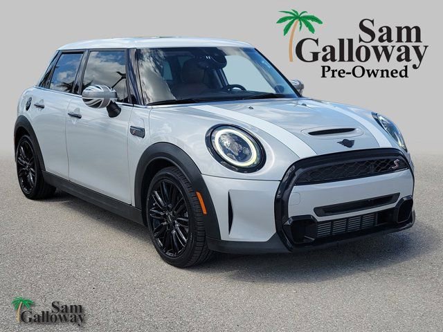 Used 2022 MINI Cooper S image 1