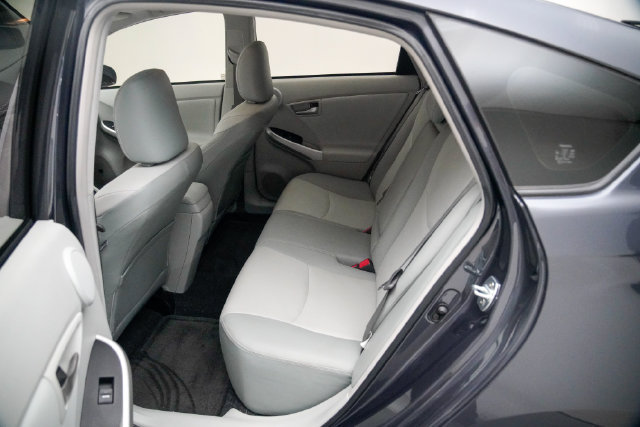 Used 2013 Toyota Prius Four w/ Deluxe Solar Roof Pkg FWD image 27