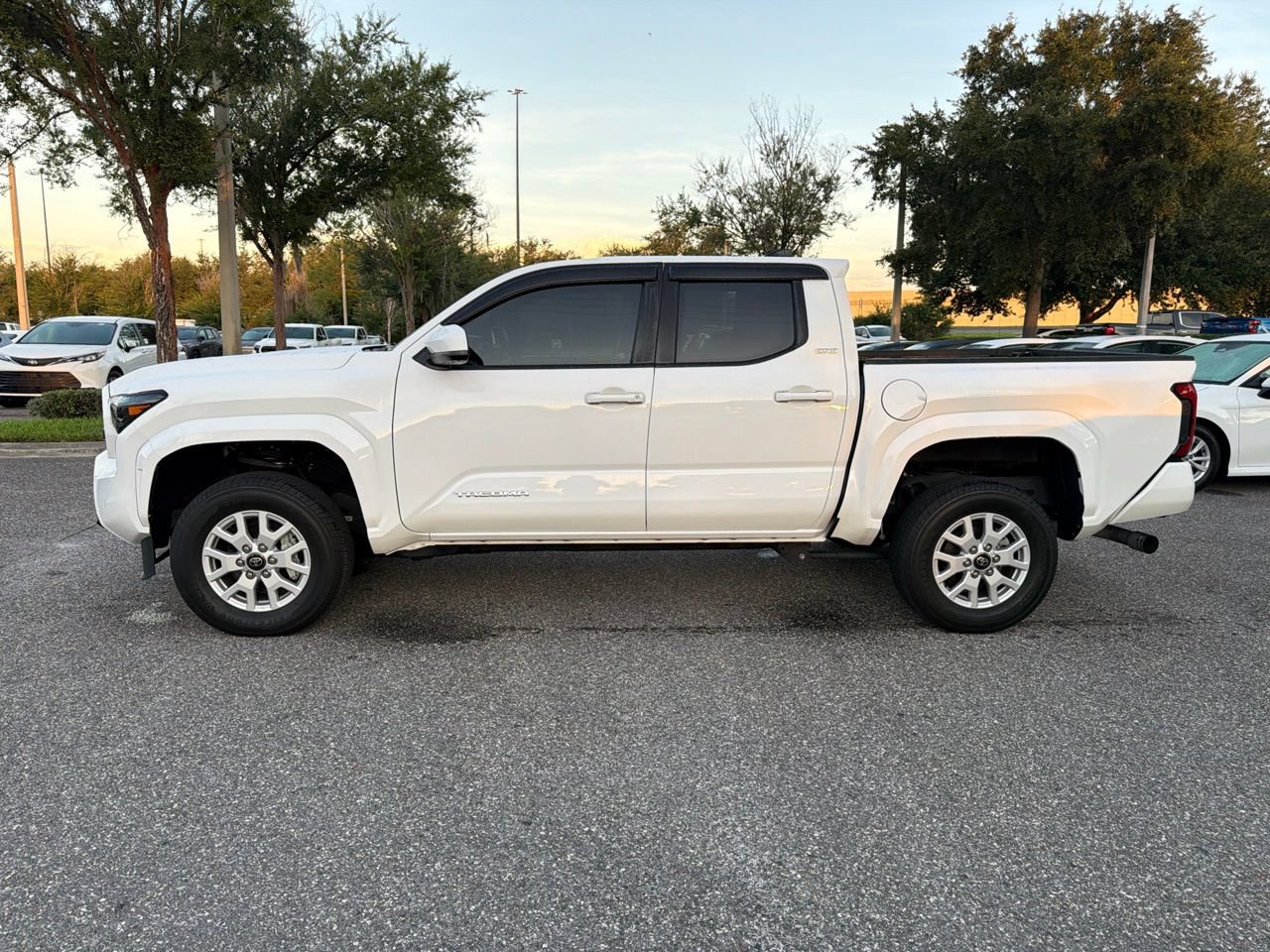 Used 2024 Toyota Tacoma SR5 w/ SR5 Upgrade Package AWD/4WD image 2
