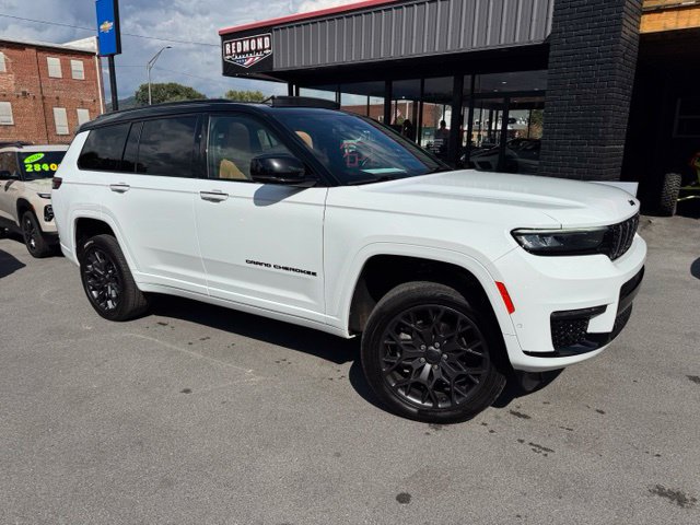 Used 2023 Jeep Grand Cherokee L Summit w/ High Altitude Package AWD/4WD image 1